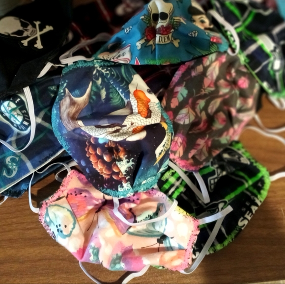 Face covers - Picture 3 of 8